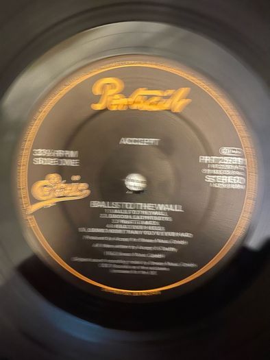 ACCEPT Balls to the wall original 1983 release with original lyric sheet vinyl record in near mint condition