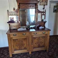 A Victorian/Edwardian era mirrored Sideboard