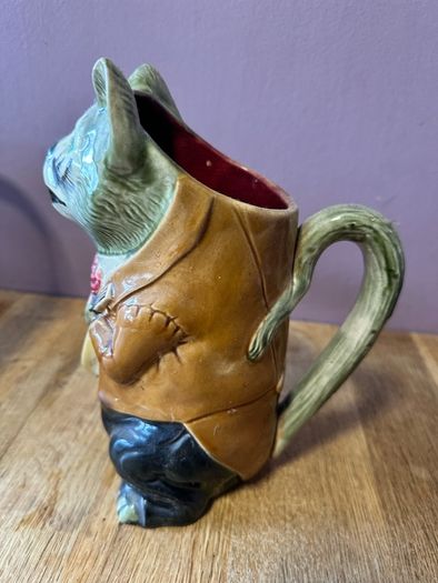 Cat standing up right jug