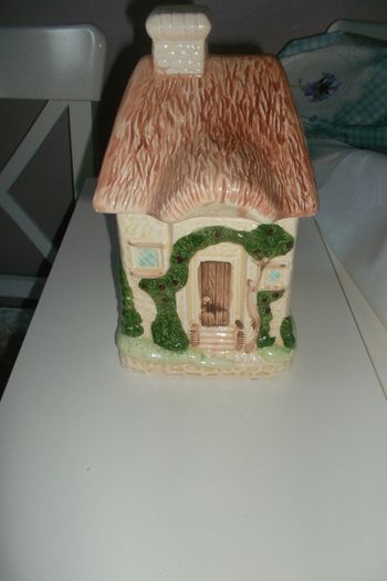 Cosy Home Cookie Jar