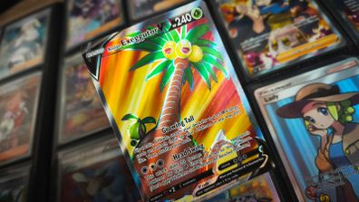 Alolan Exeggutor V ! Ultra Rare ! from Pokemon GO Set !