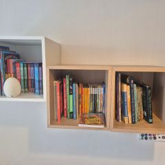 3x Wall-mounted Shelving Unit