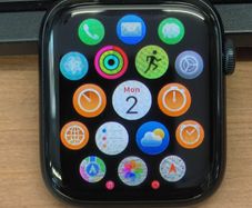 Apple Watch SE (2nd Generation) 44mm GPS + Cellular Connectivity 32GB Midnight, Without a strap