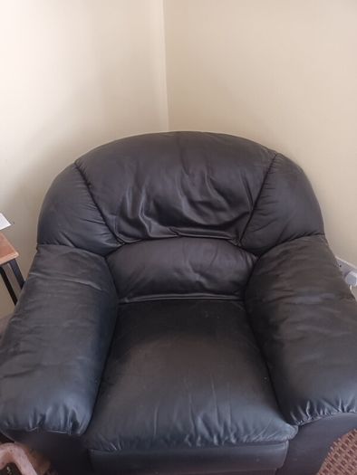 Black Leather 3 piece suite