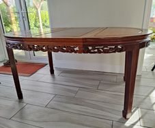 Beautiful solid wood extendable dining table