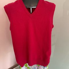 Sleeveless wool jumper