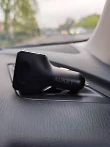 Aukry USB car charger (3 ports)