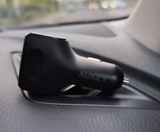 Aukry USB car charger (3 ports)