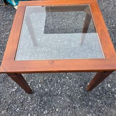 Small Side Tanle, glass top.