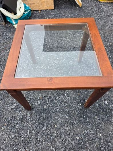 Small Side Tanle, glass top.