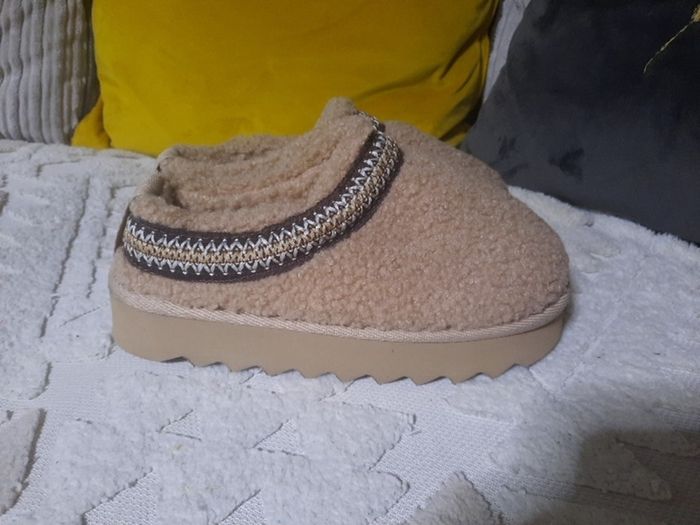 beige sherpa mules from soul cal & co