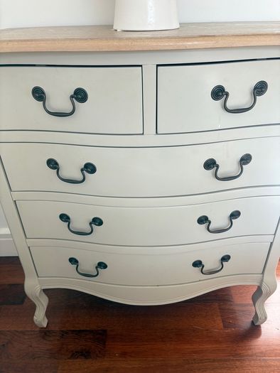 French style chest of drawers