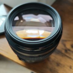 Canon 85mm 1.8 lens