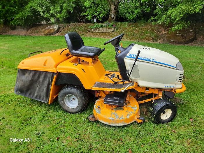 cub cadet ride on mower