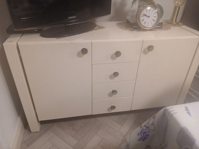 sideboard