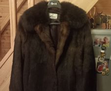 Switzers fur coat, no damage, medium, D18 post 10e