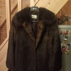 Switzers fur coat, no damage, medium, D18 post 10e