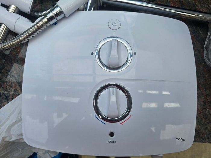 Triton  T90sr very good condition, quiet pumped shower