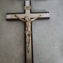 Vintage Wood Crucifix Gold-tone Jesus Lucite accent 31 cm. Image 6