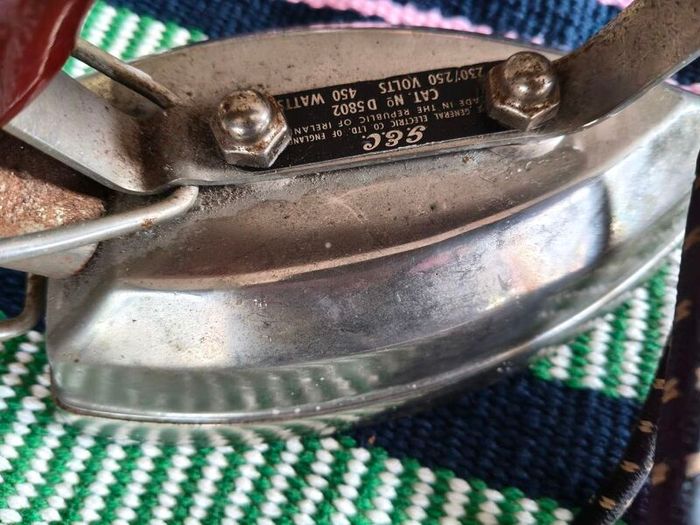 Vintage GEC Iron