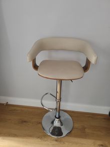 bar stool - Free to go