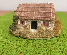 Lilliput Cottage