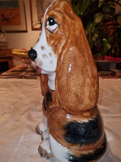 Large English Ceramic Pottery Hound Dog