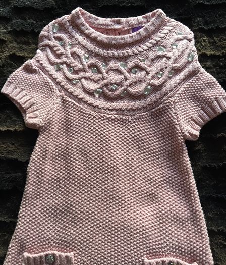 Girls Knitted Dress BNWT Age 3-4 with fab gem details