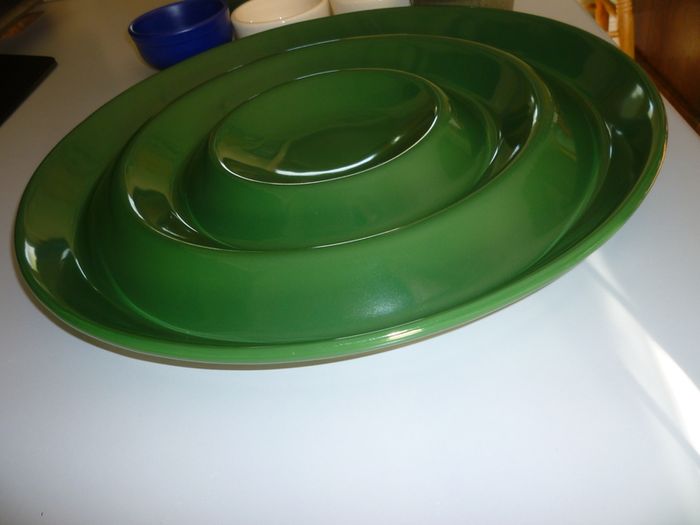Giant Serving platter, Ramekins, Bowls, Dish. Plate. Moville. 8 ITEMS
