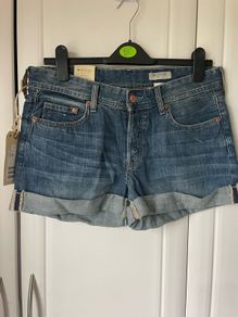 shorts Bnwt H&M. Denim shorts boyfriend style size 10