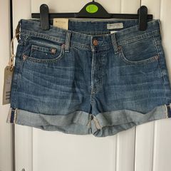 shorts Bnwt H&M. Denim shorts boyfriend style size 10