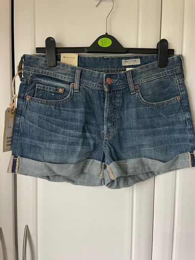 shorts Bnwt H&M. Denim shorts boyfriend style size 10
