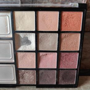 H&M Eyeshadow palette