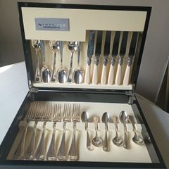 Newbridge 24 piece cutlery set