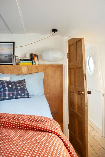 Pomeroy - Brand New 2-Bed Houseboat - 245,000 EUR - Delivered to Ireland