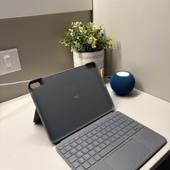 Logitech combo touch iPad 4th and 5th gen