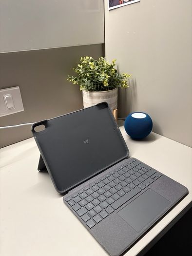 Logitech combo touch iPad 4th and 5th gen