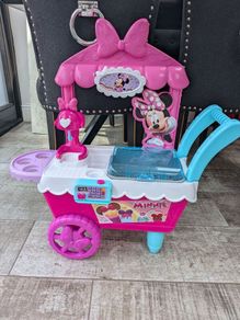 Minnie Mouse ice cream truck