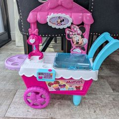 Minnie Mouse ice cream truck