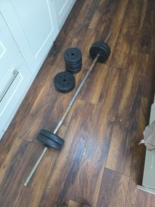 Bar and weights set