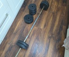 Bar and weights set