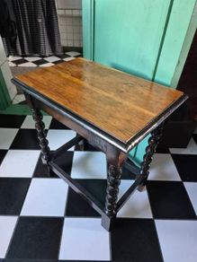 Small Vintage 1920s oak table