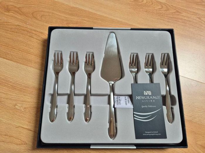 Newgrange Pastry Server - New