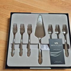 Newgrange Pastry Server - New