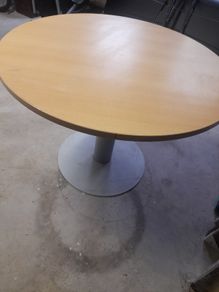 Canteen round table