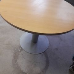 Canteen round table