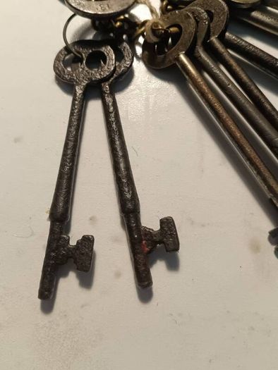 18 Georgian and Victorian Keys