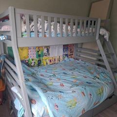 Triple bunk with two storage draws no matress incld