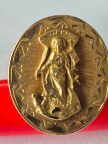 18k Gold Ring With St.Martha Image