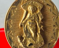 18k Gold Ring With St.Martha Image